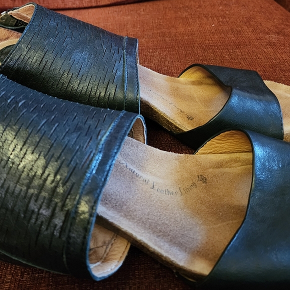 Black Soft open toed booties. - Picture 3 of 6